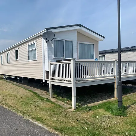 Caravan, Wildflower Meadow, Primrose Valley Holiday park *